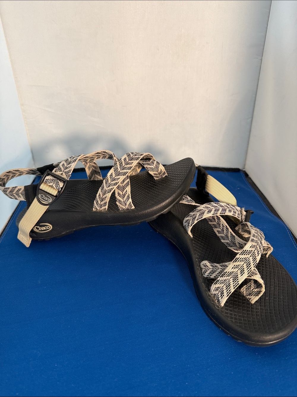 Chaco Women's 7.5 Sandals in Black with Beige Straps